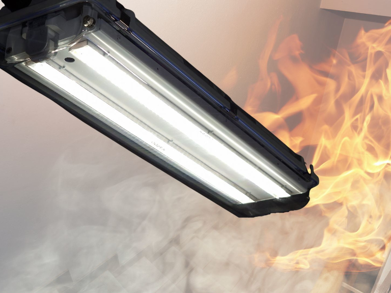 Photo for the article about Testowanie oświetlenia awaryjnego: jak często i kto jest odpowiedzialny? Przegląd obowiązków prawnych i praktycznych